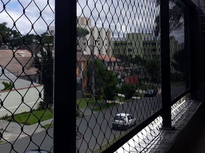 Instalação de rede de proteção em Mansour, Uberlândia